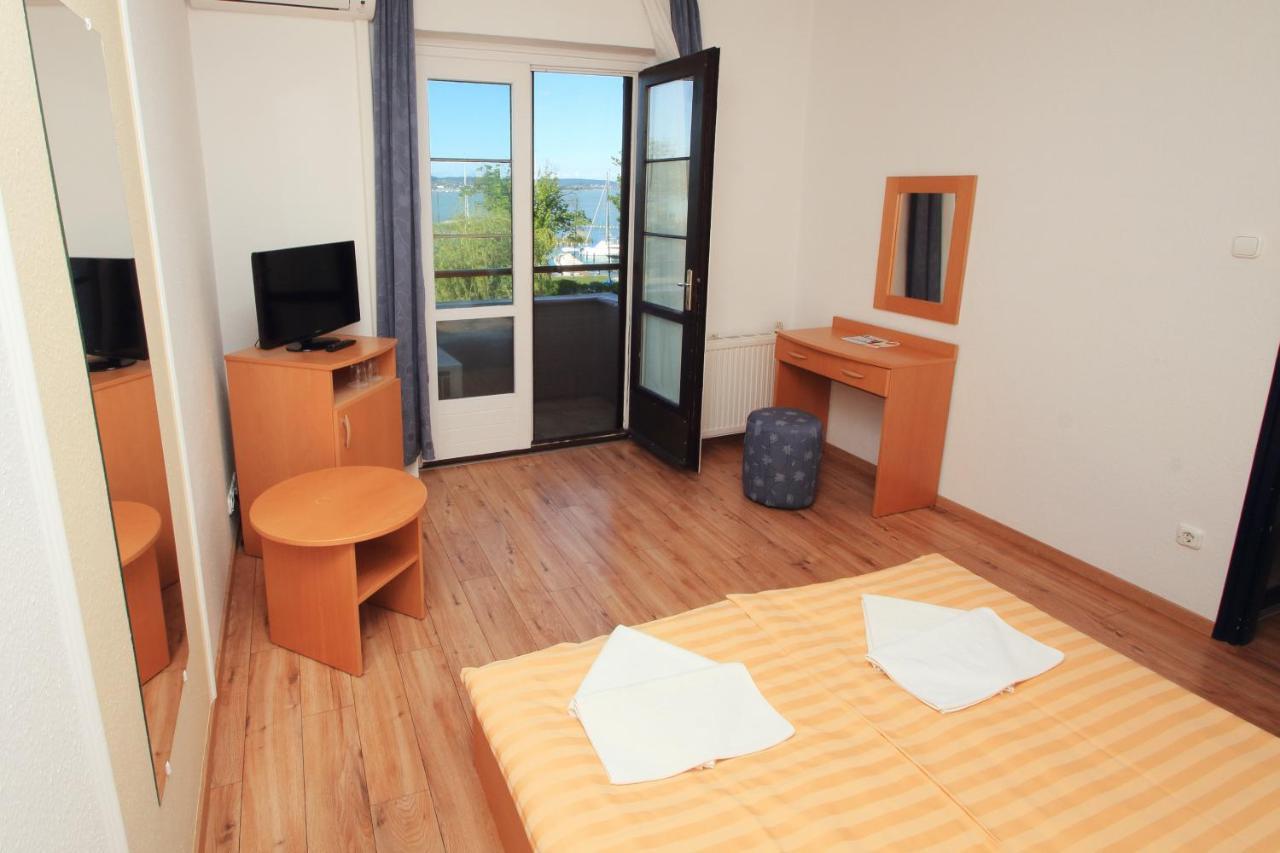 Aquilo Hotel Panorama ตีฮานี ภายนอก รูปภาพ