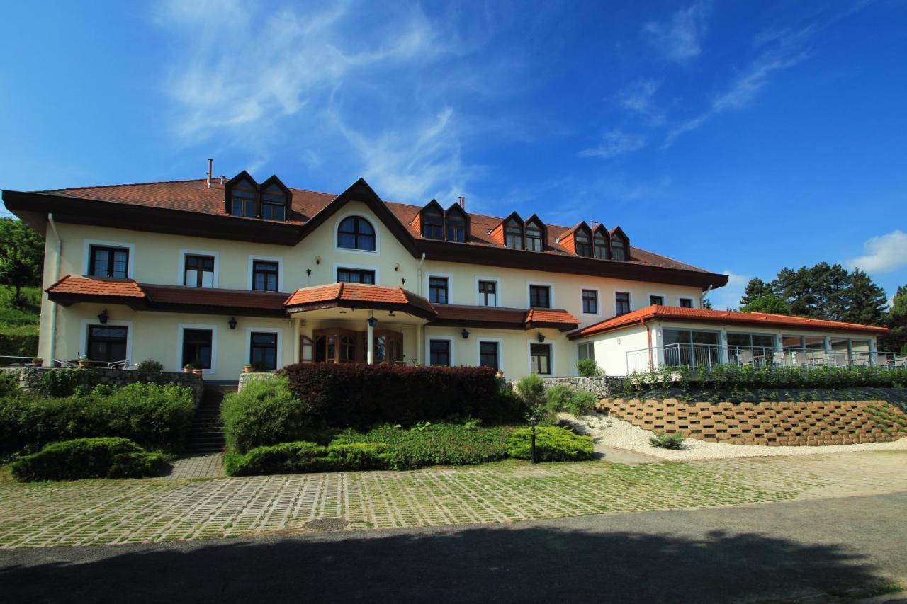 Aquilo Hotel Panorama ตีฮานี ภายนอก รูปภาพ